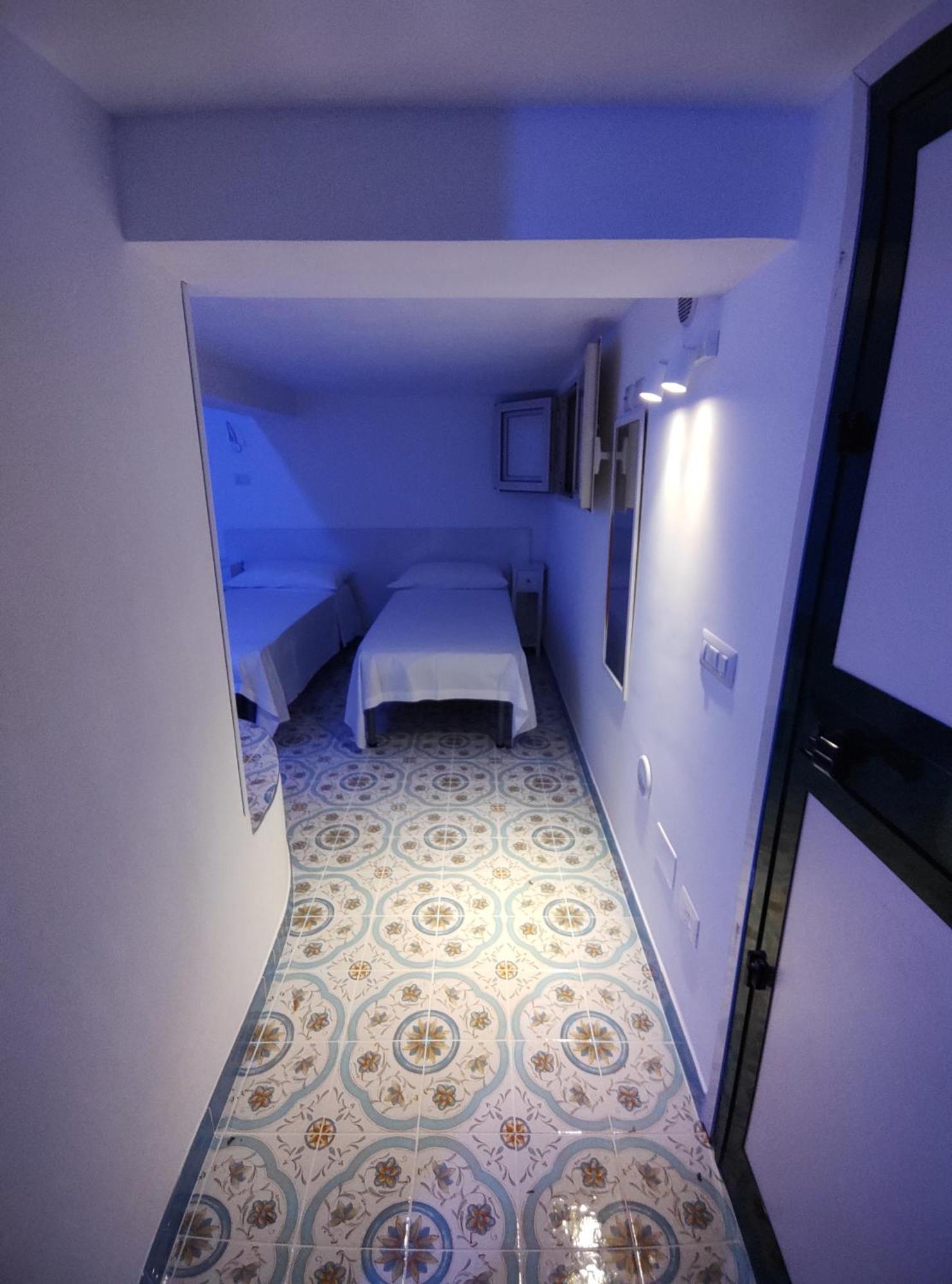 Вилла Monolocale Vista Mare Ad Acciaroli Localita Mezzatorre Agnone Cilento Экстерьер фото