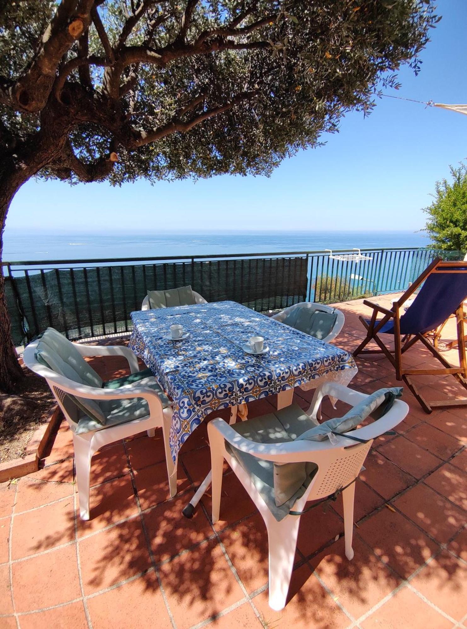 Вилла Monolocale Vista Mare Ad Acciaroli Localita Mezzatorre Agnone Cilento Экстерьер фото