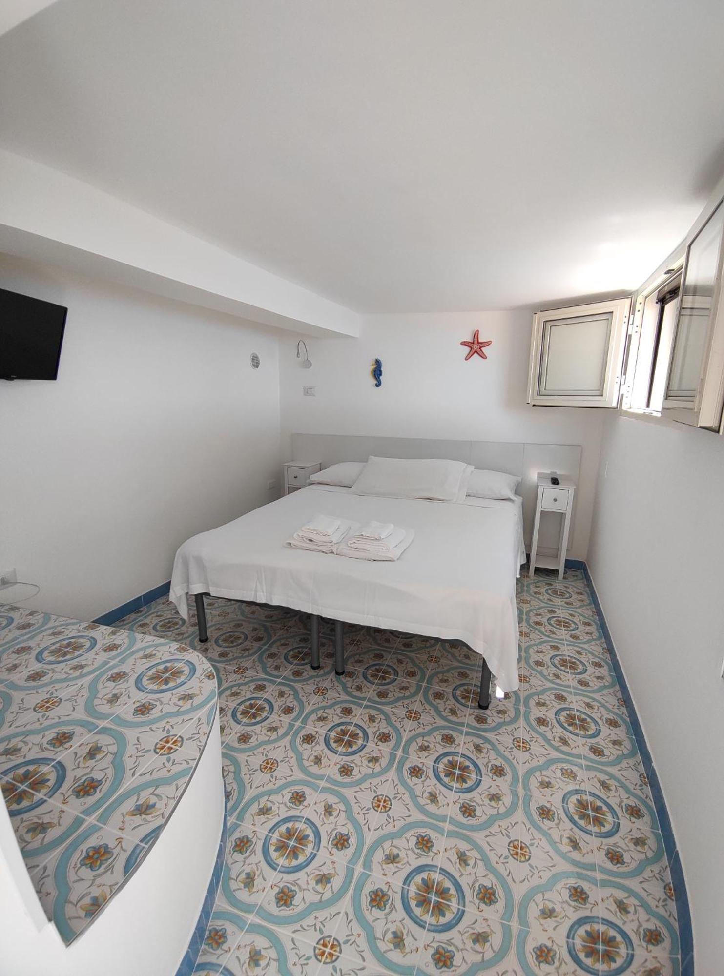 Вилла Monolocale Vista Mare Ad Acciaroli Localita Mezzatorre Agnone Cilento Экстерьер фото