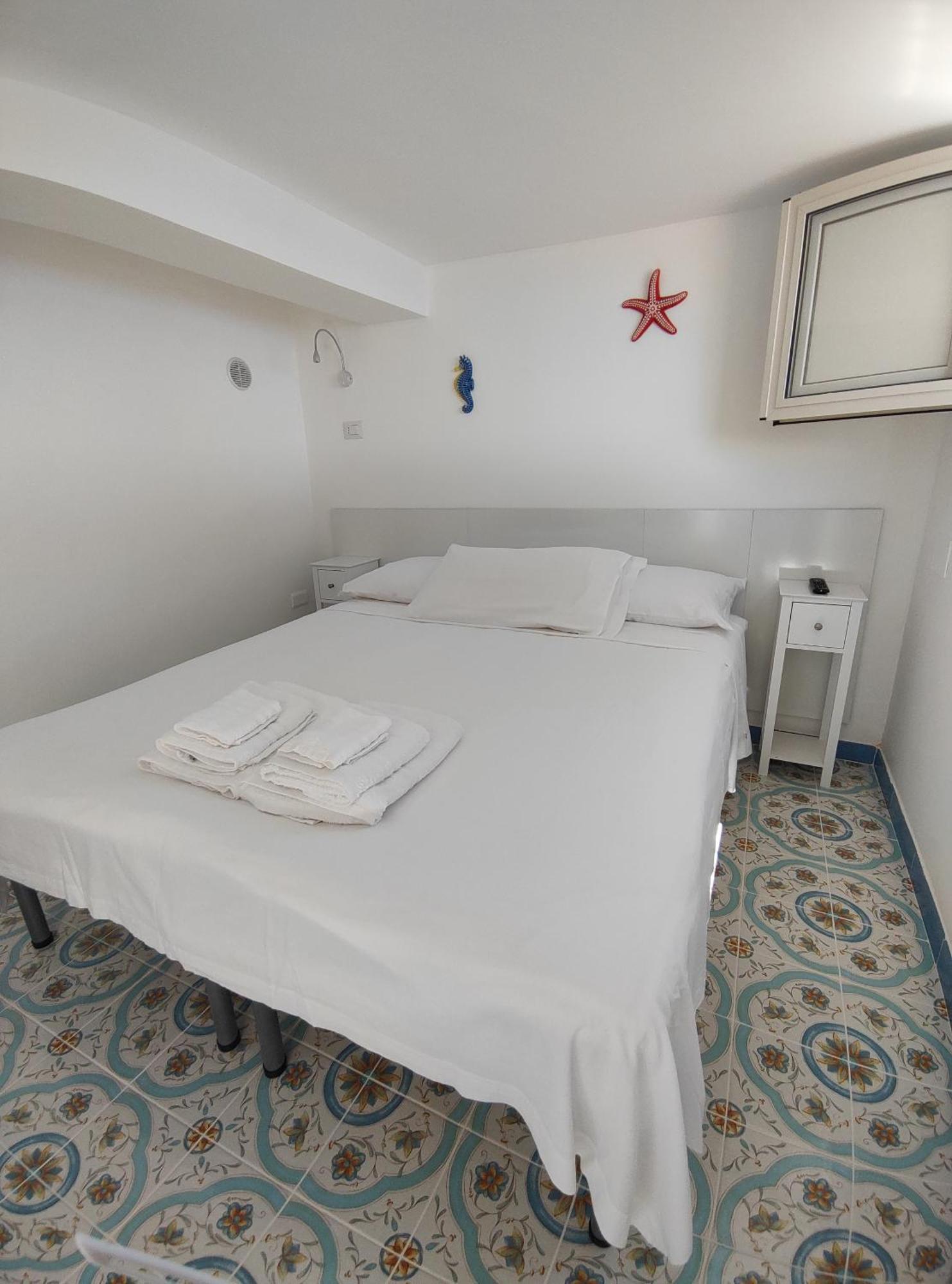 Вилла Monolocale Vista Mare Ad Acciaroli Localita Mezzatorre Agnone Cilento Экстерьер фото